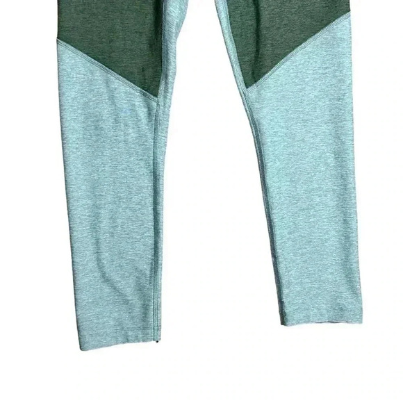Outdoor Voices Women's 3/4 Warmup Leggings in Slate/Hunter Green Size Small - Picture 3 of 5